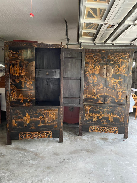 1900s Pair of Decorated Chinese Antique Cabinets