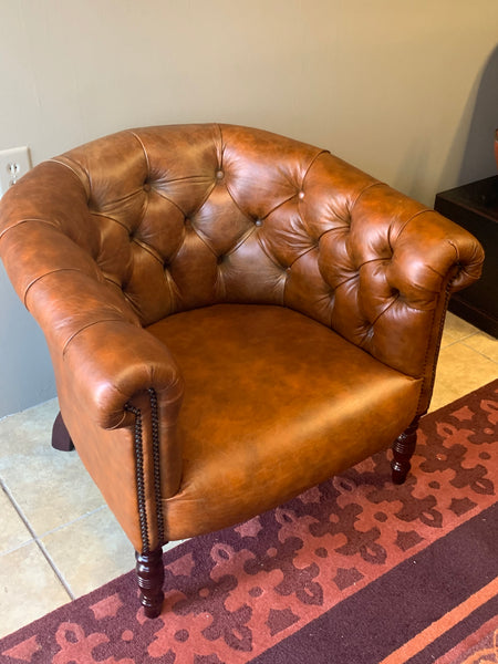 Oxford Tub Chair in Vintage Tan Leather