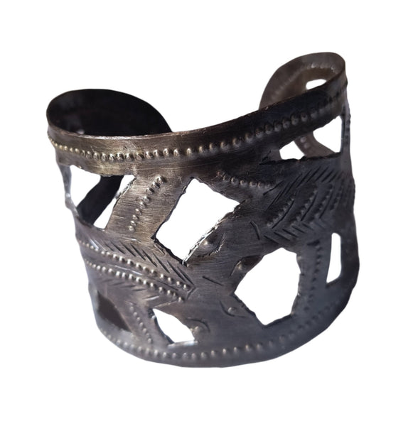 Cuff Bracelet with Lizards