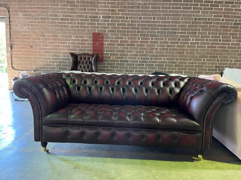 Blenheim 3 seater in Antique Red