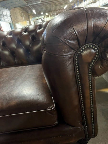 Hampton 2 seater in Antique Gold