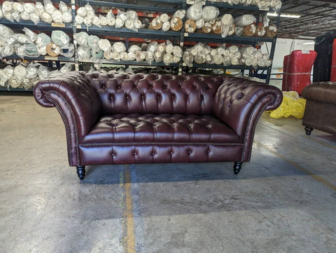 Blenheim 2 Seater in Antique Red